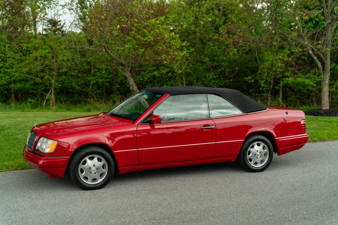 1995 Mercedes-Benz W124 E-Class - Image 2 of 31