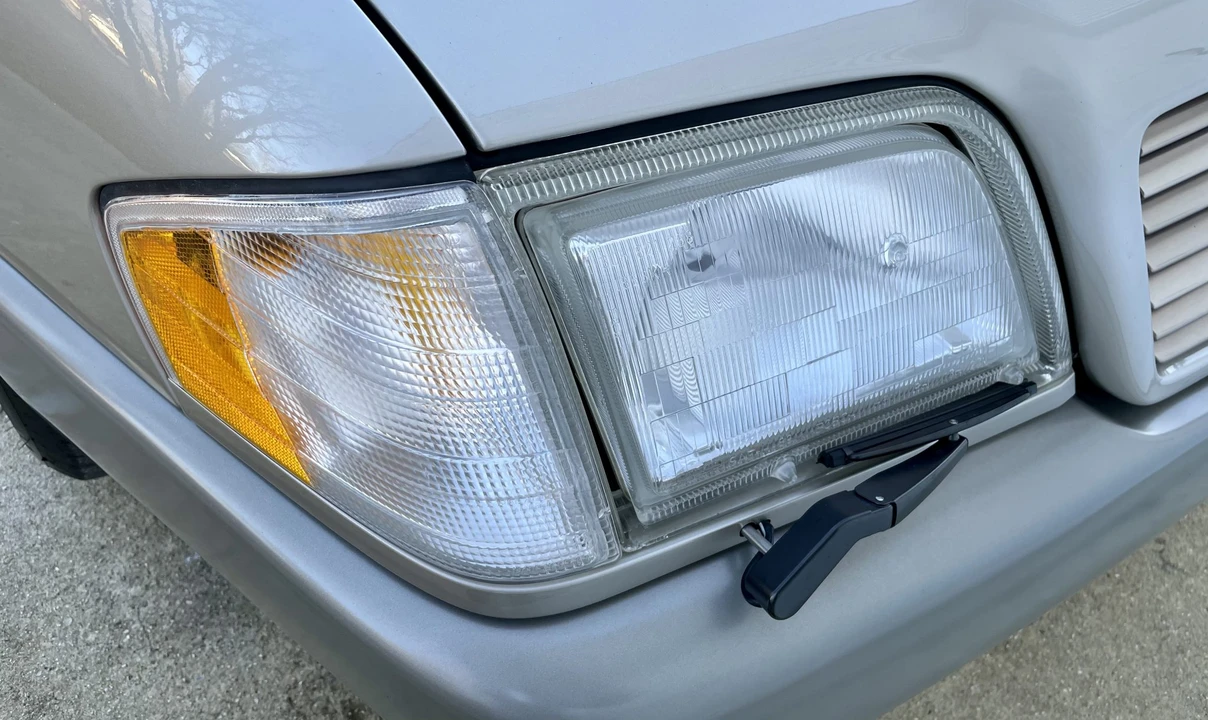 1995 Mercedes-Benz R129 SL-Class - Image 17 of 31
