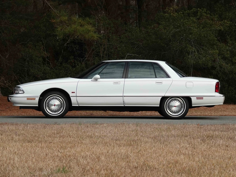 1995 Oldsmobile 98 - Image 17 of 31