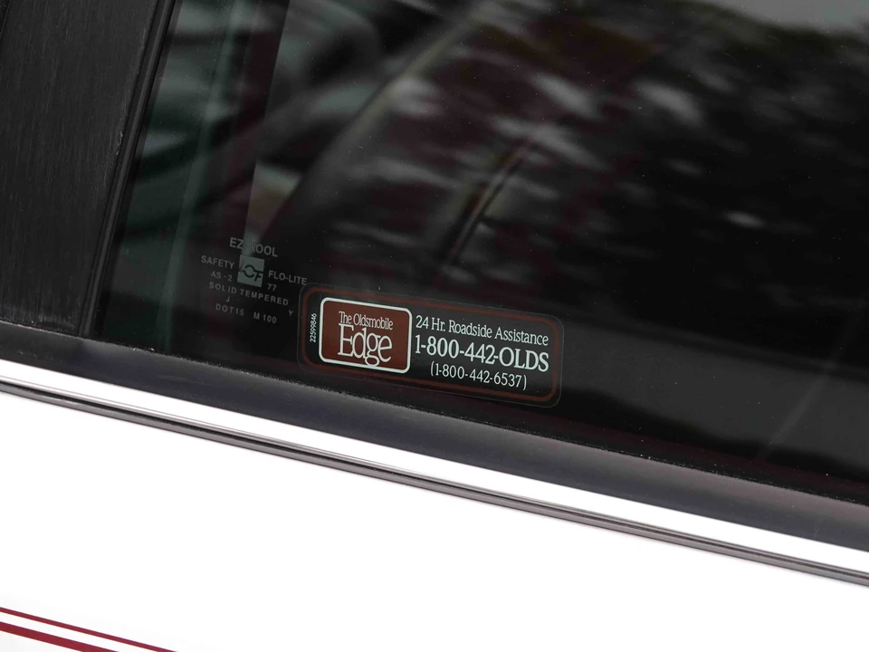 1995 Oldsmobile 98 - Image 26 of 31