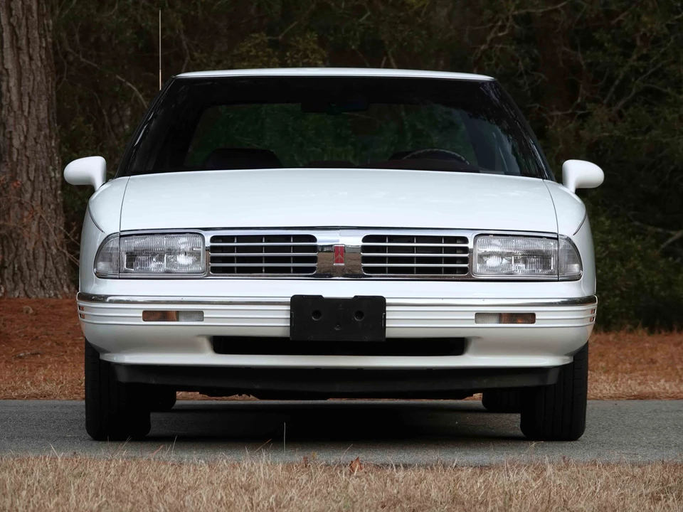 1995 Oldsmobile 98 - Image 8 of 31