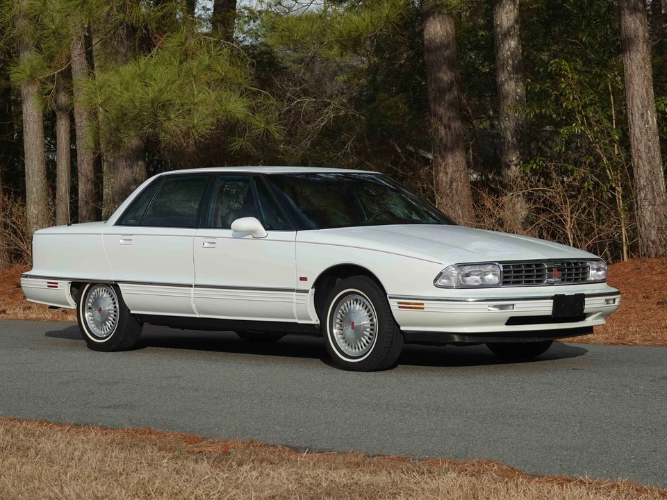 1995 Oldsmobile 98 - Image 6 of 31