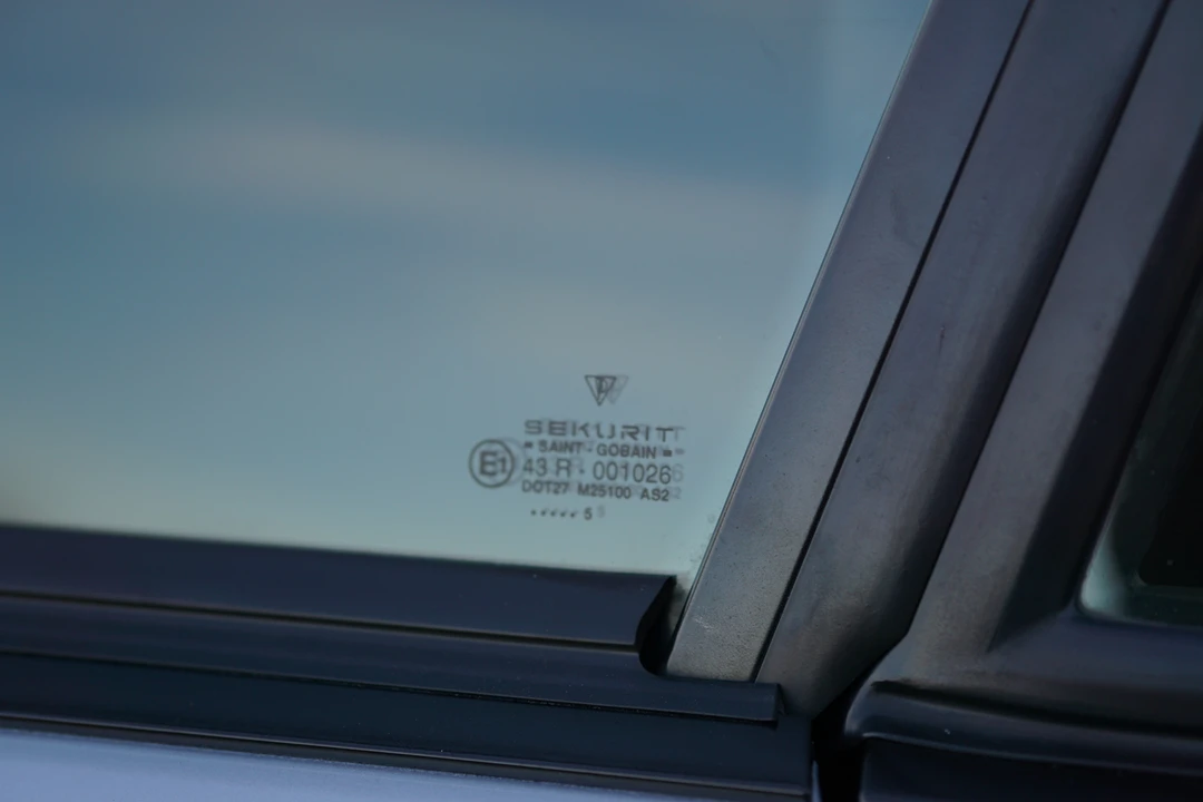 1995 Porsche 993 Carrera - Image 23 of 31
