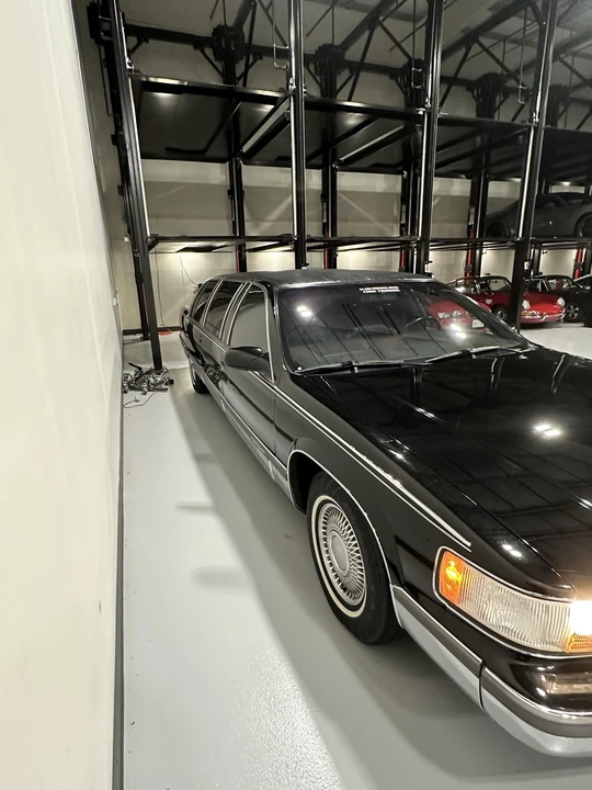 1996 Cadillac Fleetwood - Image 12 of 31
