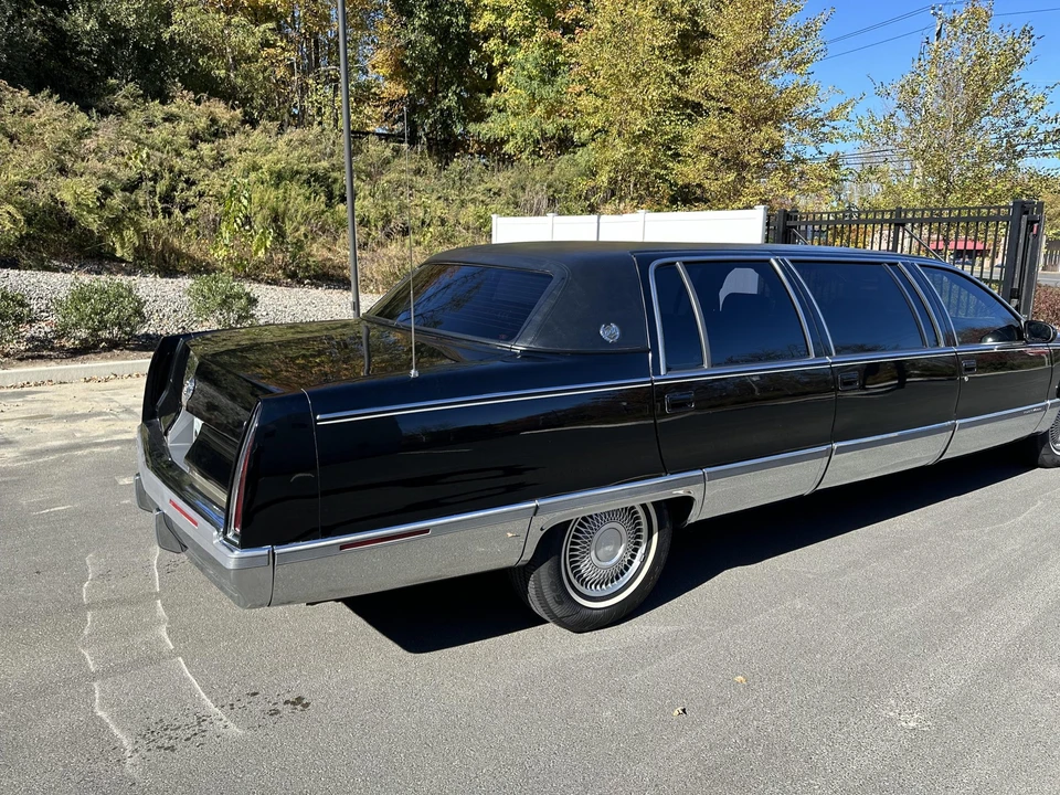 1996 Cadillac Fleetwood - Image 5 of 31