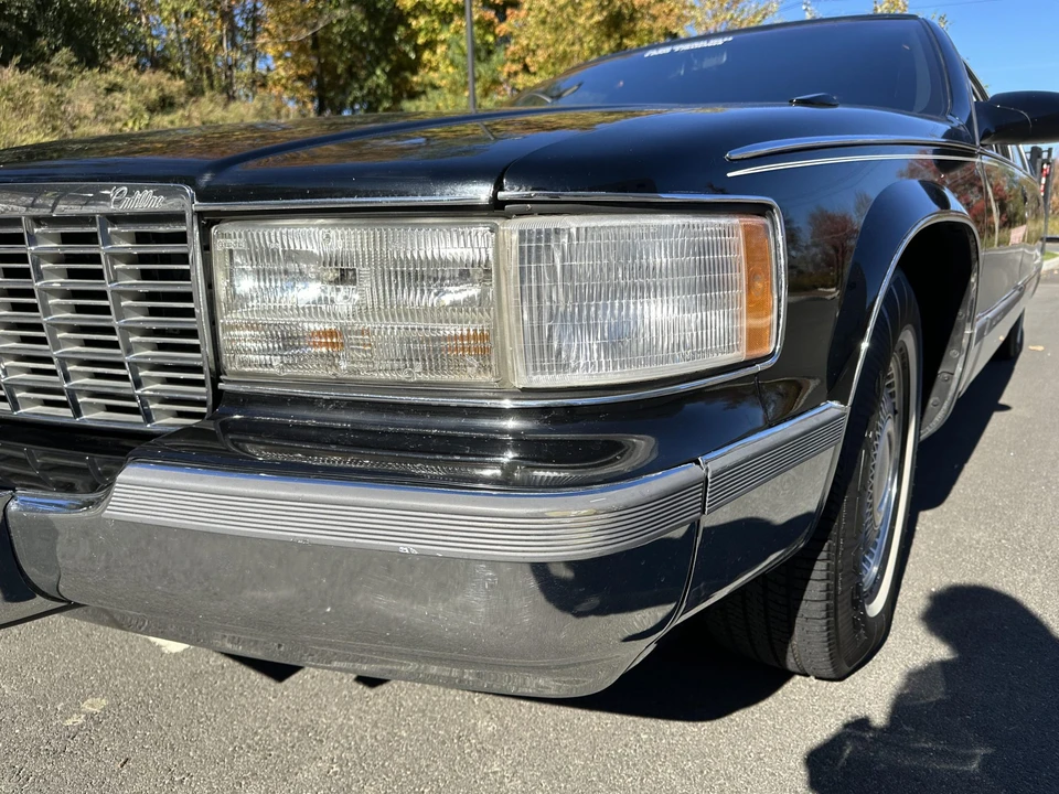 1996 Cadillac Fleetwood - Image 23 of 31