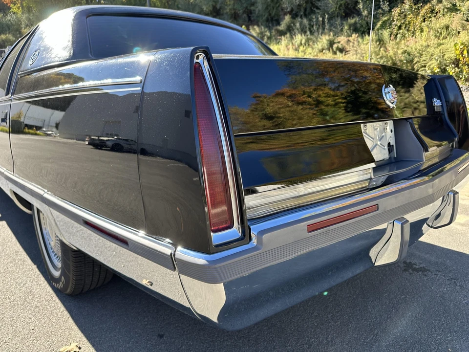 1996 Cadillac Fleetwood - Image 26 of 31