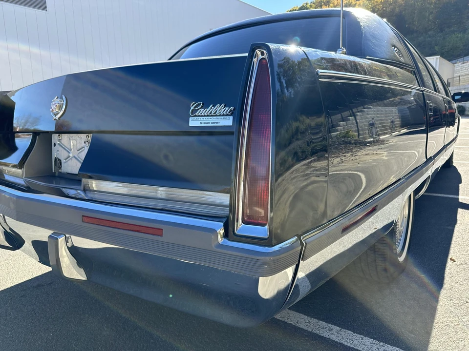 1996 Cadillac Fleetwood - Image 27 of 31