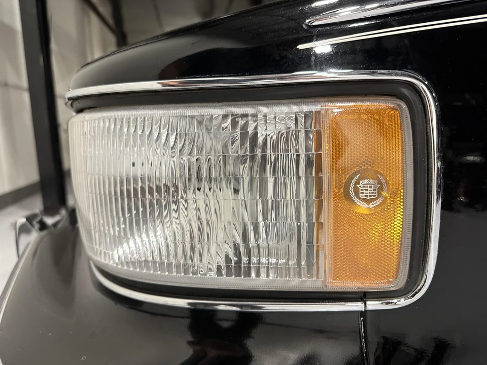 1996 Cadillac Fleetwood - Image 24 of 31