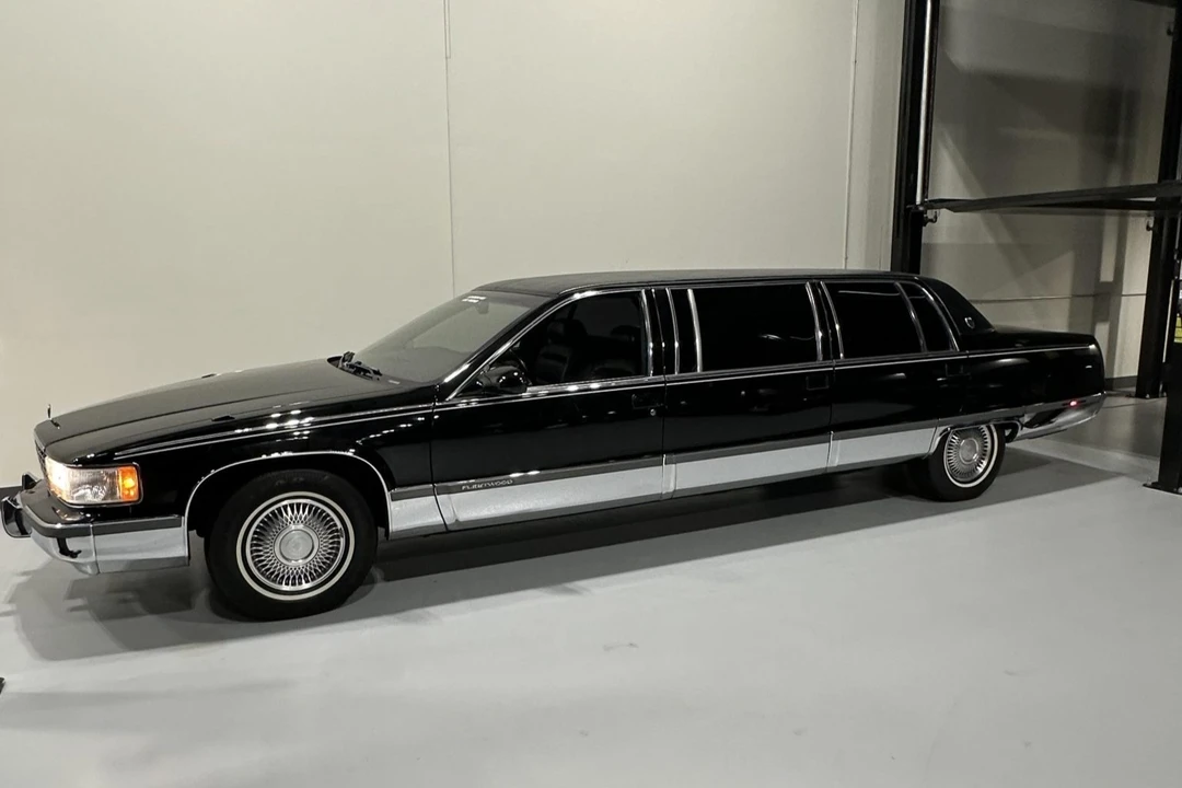 1996 Cadillac Fleetwood - Image 9 of 31