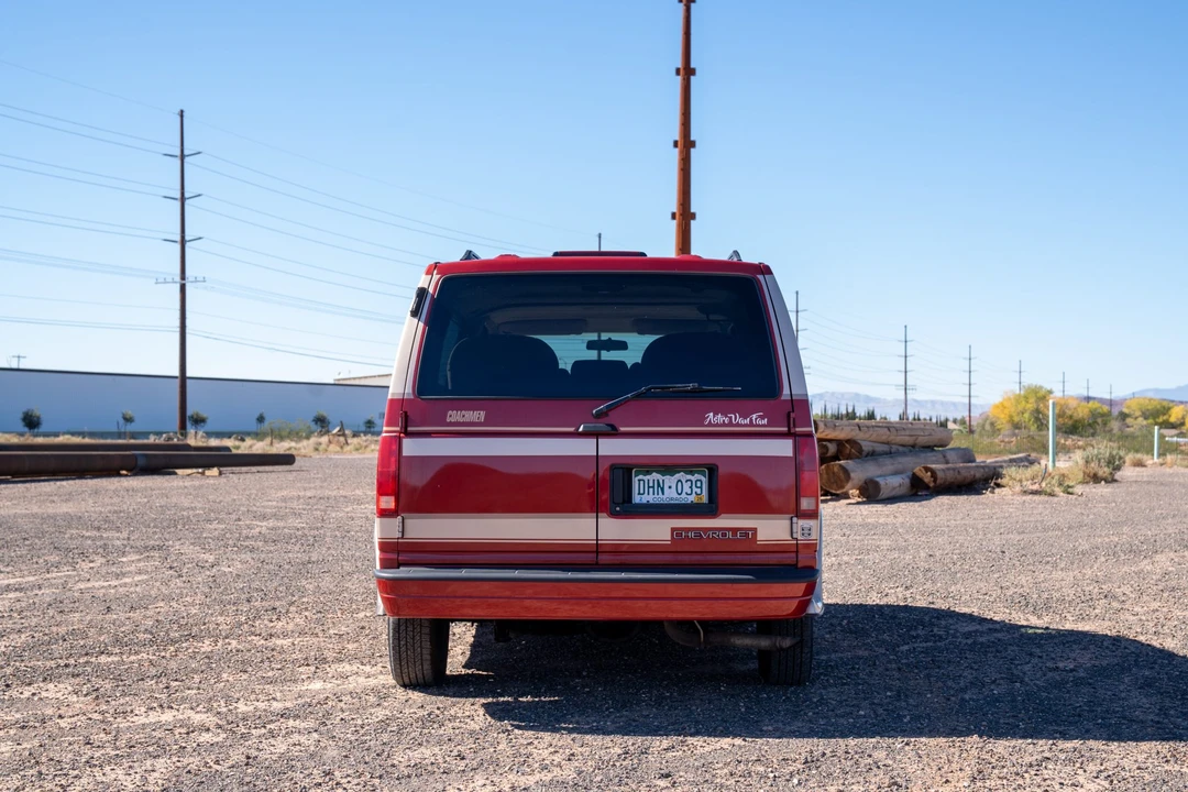 1997 Chevrolet Astro - Image 8 of 31