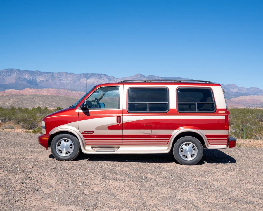 1997 Chevrolet Astro - Image 11 of 31