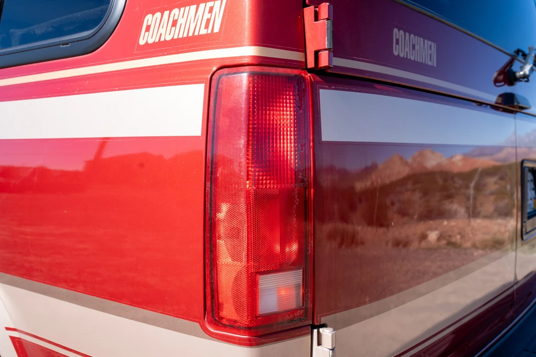 1997 Chevrolet Astro - Image 29 of 31