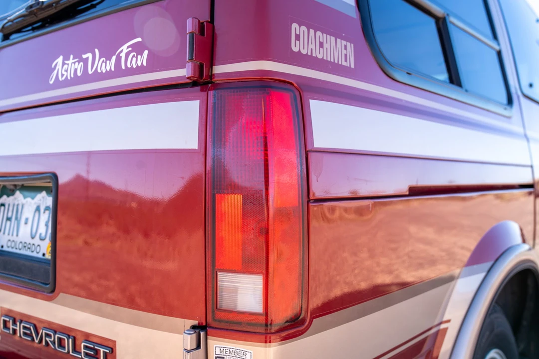 1997 Chevrolet Astro - Image 30 of 31