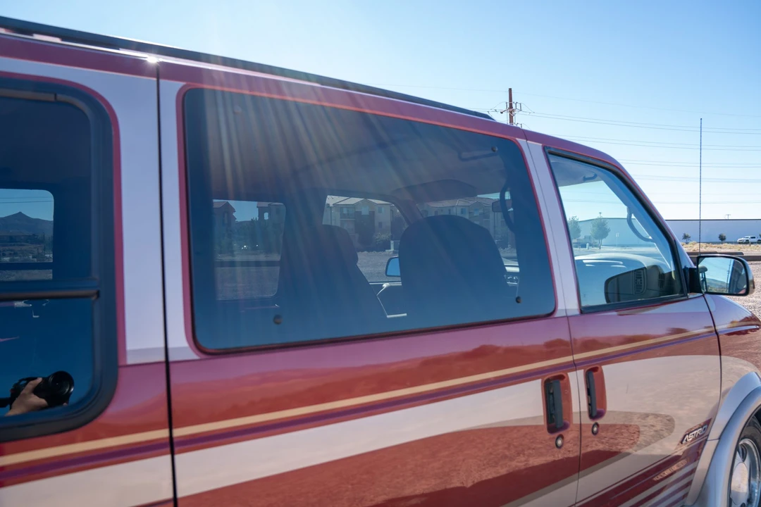 1997 Chevrolet Astro - Image 19 of 31