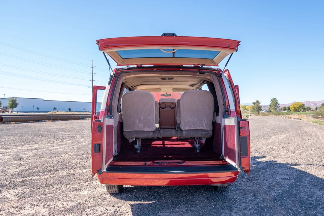 1997 Chevrolet Astro - Image 12 of 31