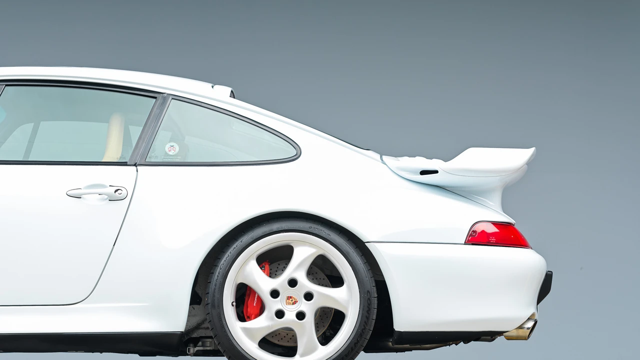 1997 Porsche 993 Carrera 4S - Image 26 of 31