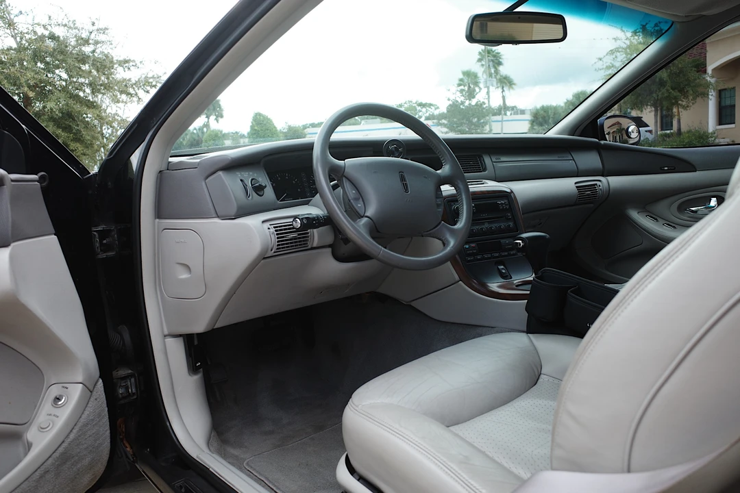 1998 Lincoln Continental Mark VIII - Image 26 of 31