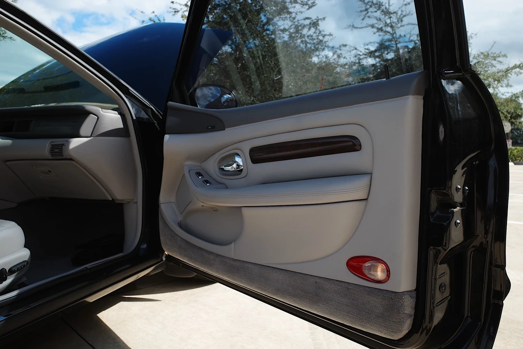 1998 Lincoln Continental Mark VIII - Image 28 of 31