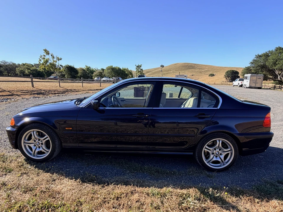 2001 BMW E46 330i & 330Ci - Image 23 of 31
