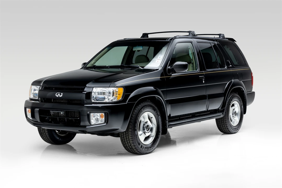 2001 Infiniti QX4 - Image 2 of 31