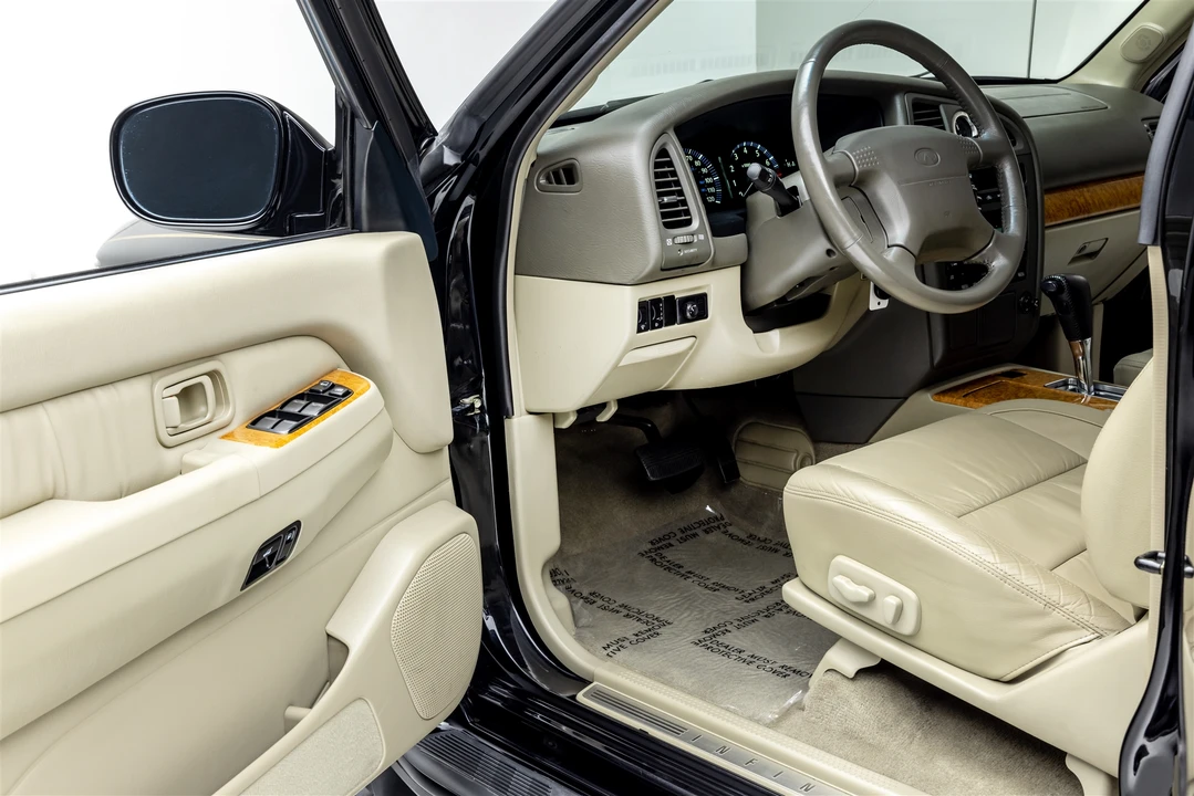 2001 Infiniti QX4 - Image 25 of 31