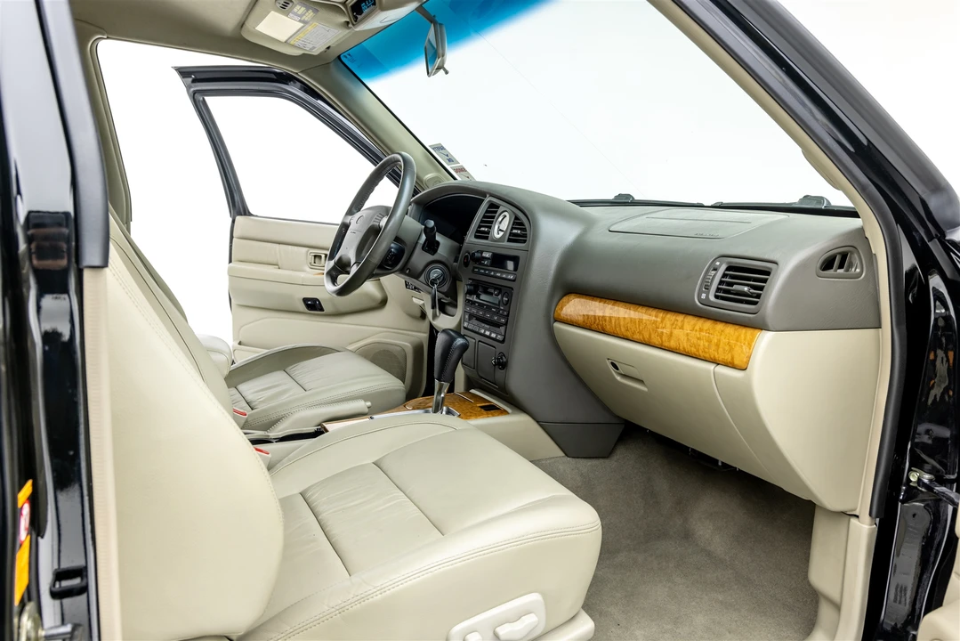 2001 Infiniti QX4 - Image 27 of 31