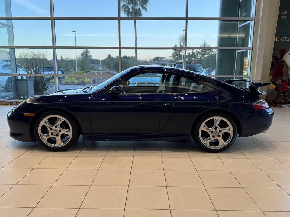 2001 Porsche 996 Carrera - Image 10 of 31