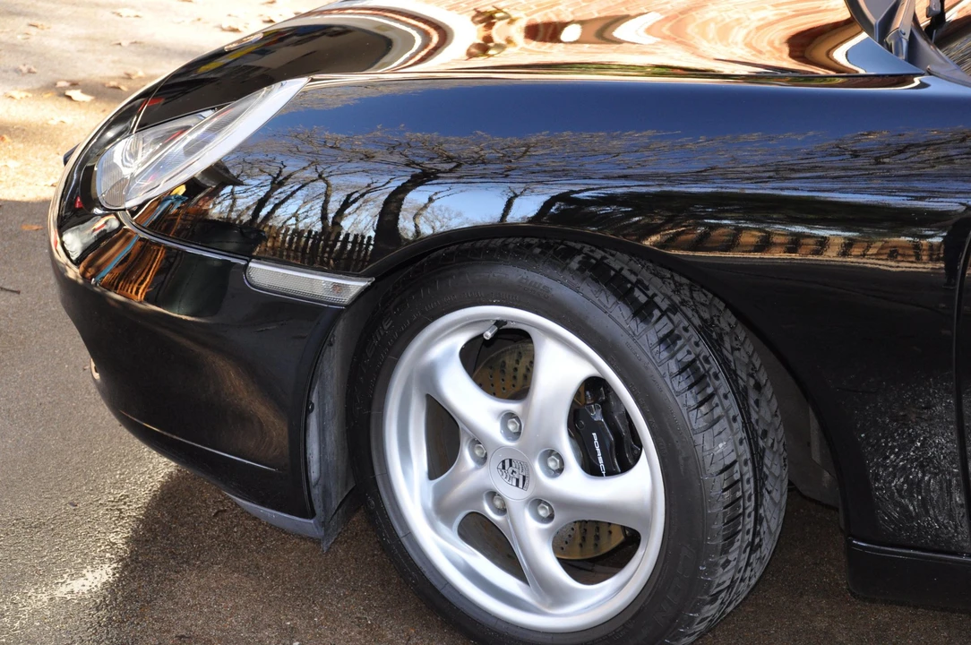 2001 Porsche 996 Carrera - Image 15 of 31