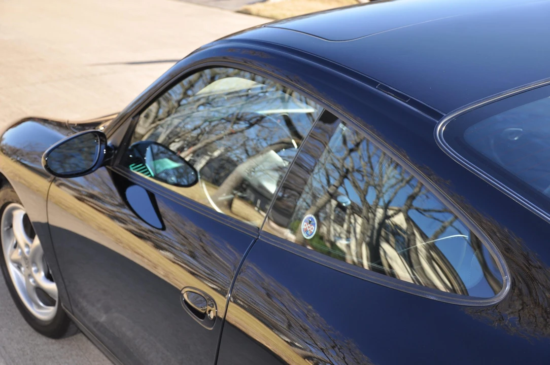 2001 Porsche 996 Carrera - Image 18 of 31