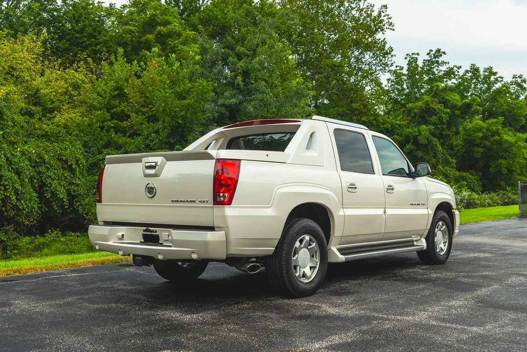 2002 Cadillac Escalade & EXT 2nd Gen - Image 18 of 31