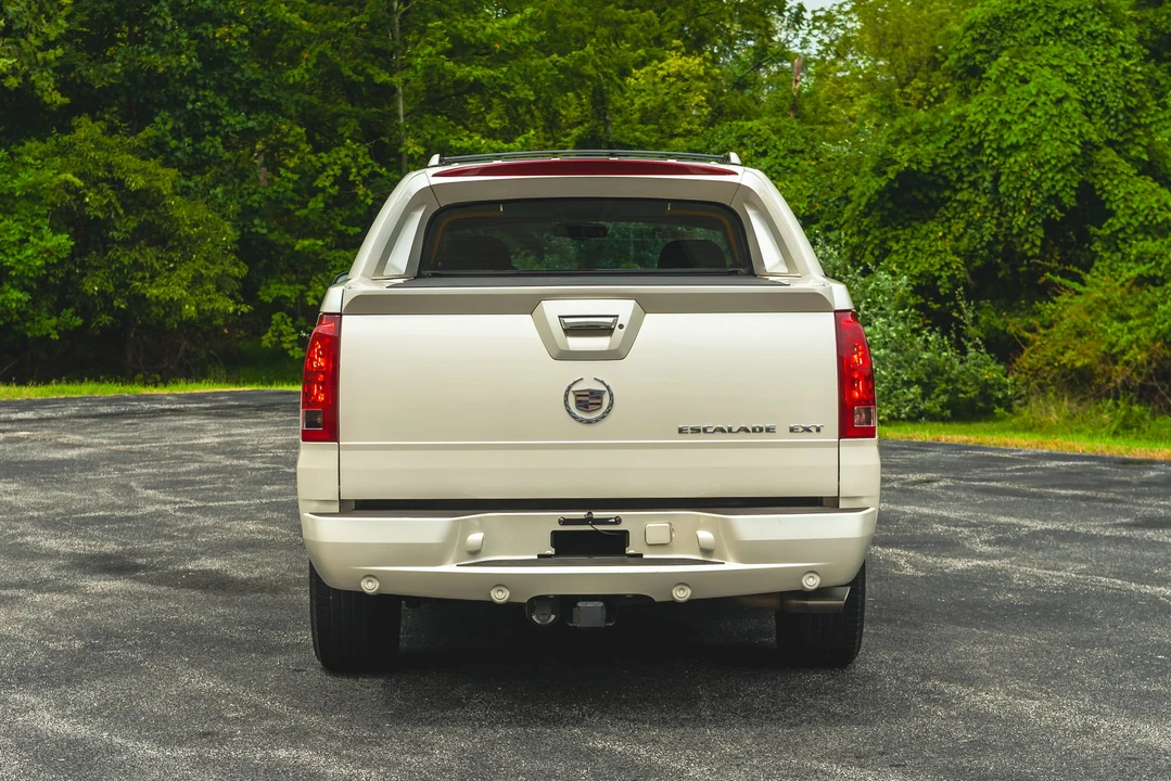 2002 Cadillac Escalade & EXT 2nd Gen - Image 17 of 31