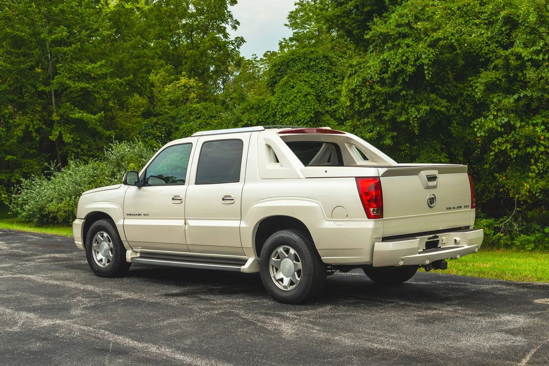 2002 Cadillac Escalade & EXT 2nd Gen - Image 13 of 31