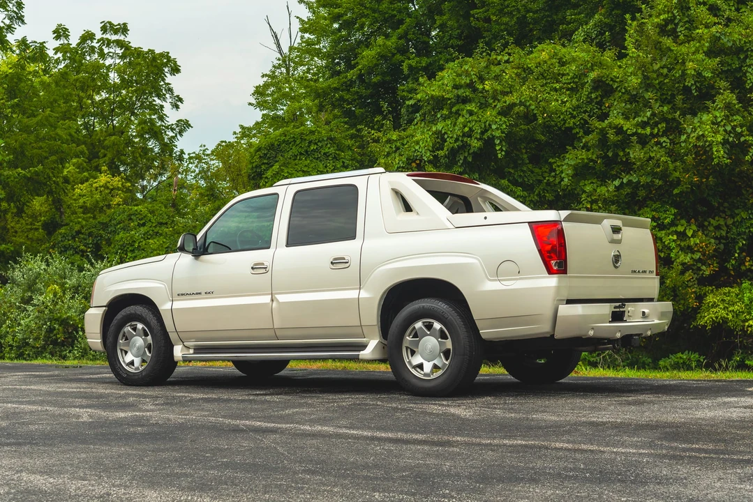 2002 Cadillac Escalade & EXT 2nd Gen - Image 12 of 31