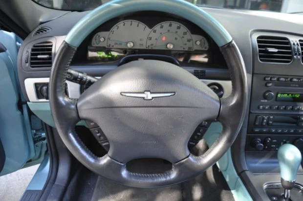 2002 Ford Thunderbird 10th Gen - Image 5 of 7
