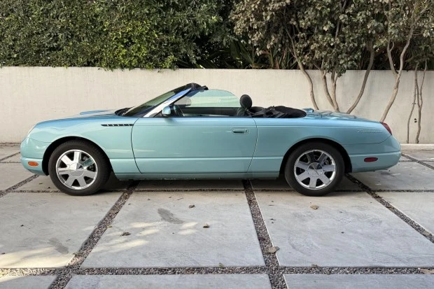 2002 Ford Thunderbird 10th Gen - Image 3 of 7