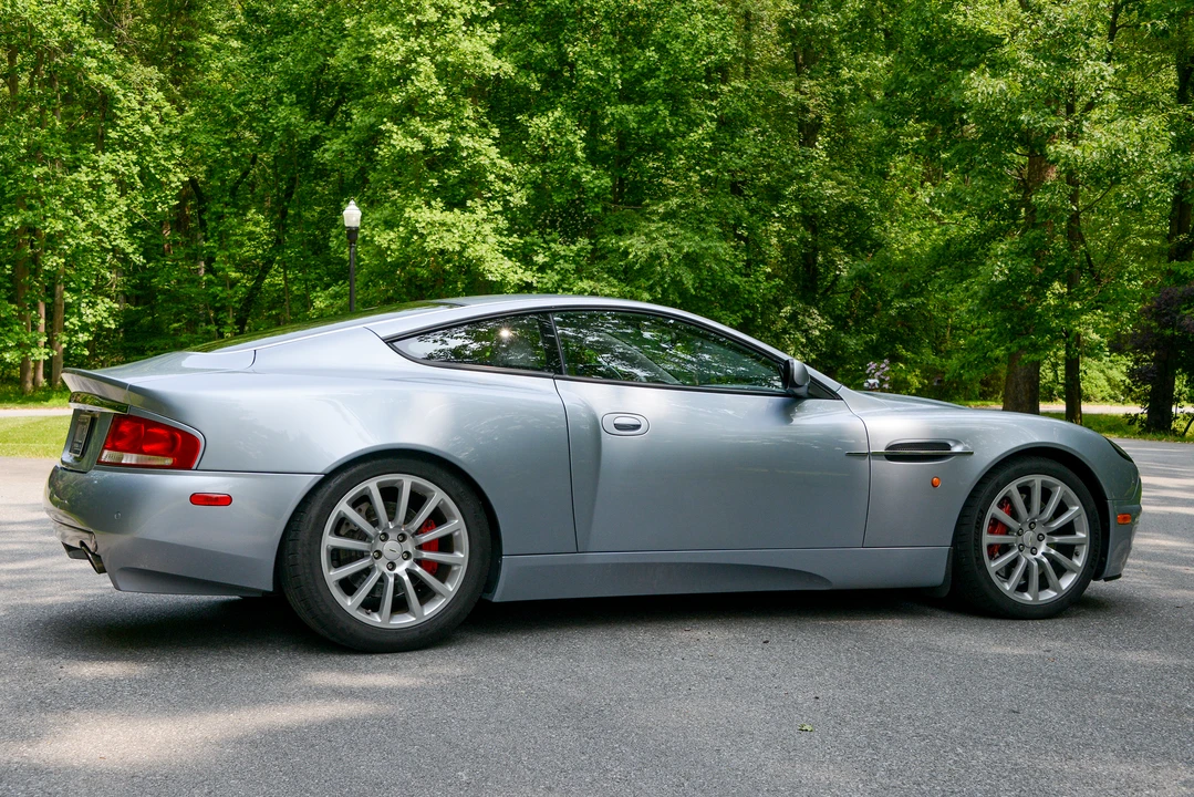 2003 Aston Martin Vanquish 1st Gen - Image 8 of 31