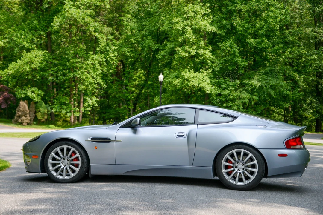 2003 Aston Martin Vanquish 1st Gen - Image 13 of 31