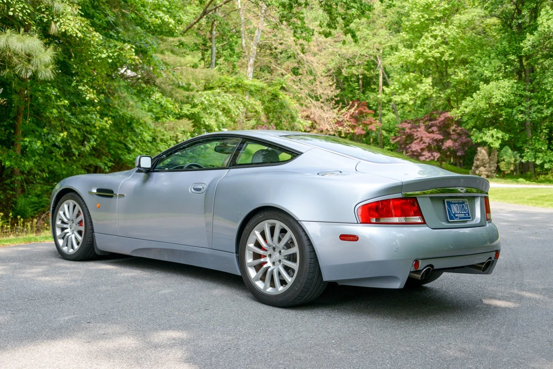 2003 Aston Martin Vanquish 1st Gen - Image 11 of 31
