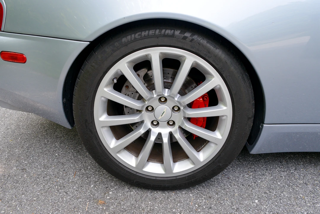 2003 Aston Martin Vanquish 1st Gen - Image 30 of 31