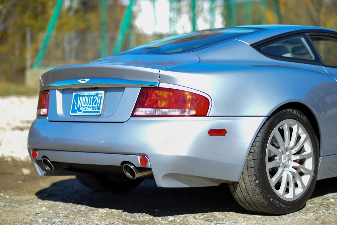2003 Aston Martin Vanquish 1st Gen - Image 24 of 31