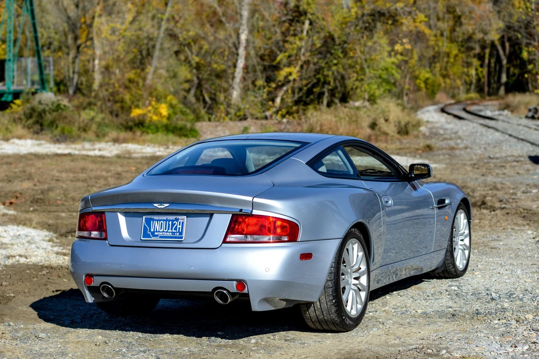 2003 Aston Martin Vanquish 1st Gen - Image 16 of 31