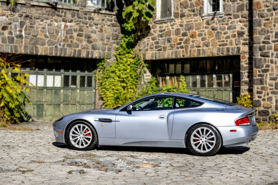 2003 Aston Martin Vanquish 1st Gen - Image 20 of 31