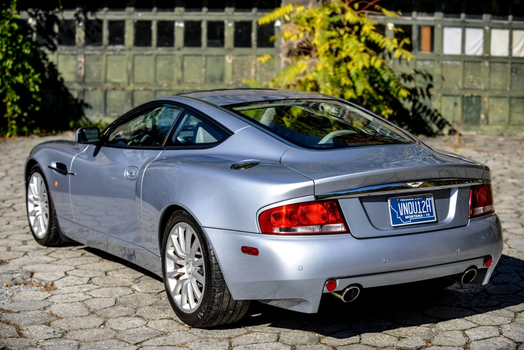 2003 Aston Martin Vanquish 1st Gen - Image 18 of 31