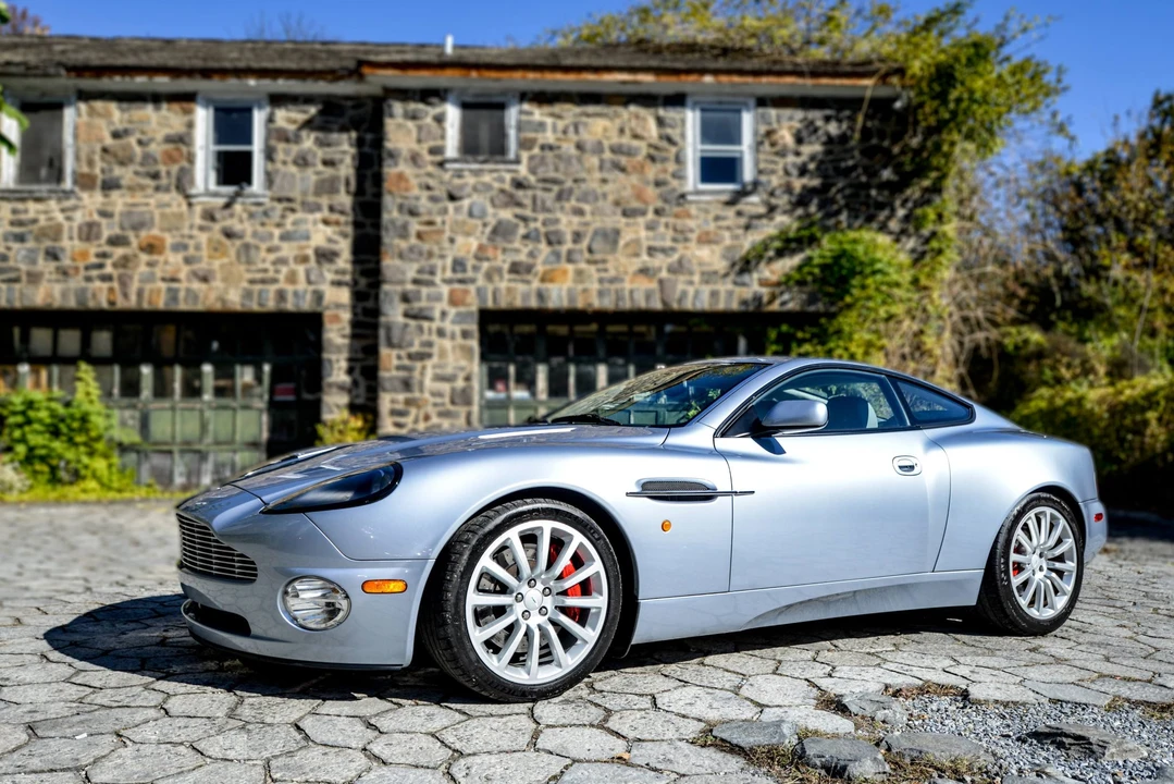 2003 Aston Martin Vanquish 1st Gen - Image 21 of 31