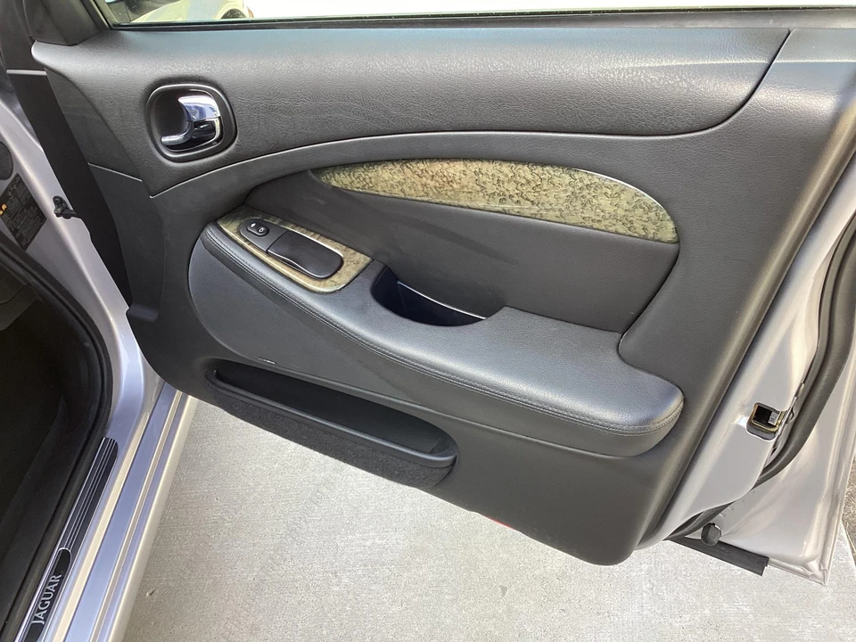 2003 Jaguar S-Type 2nd Gen - Image 23 of 31