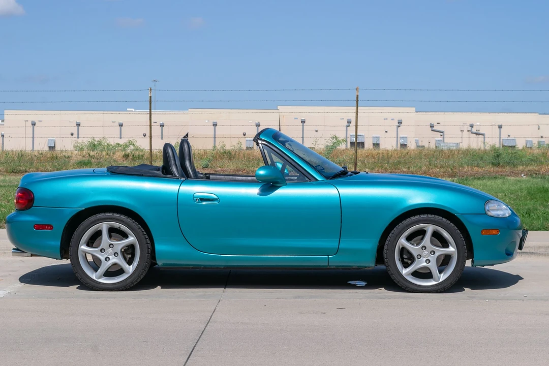 2003 Mazda NB MX-5 Miata - Image 4 of 31