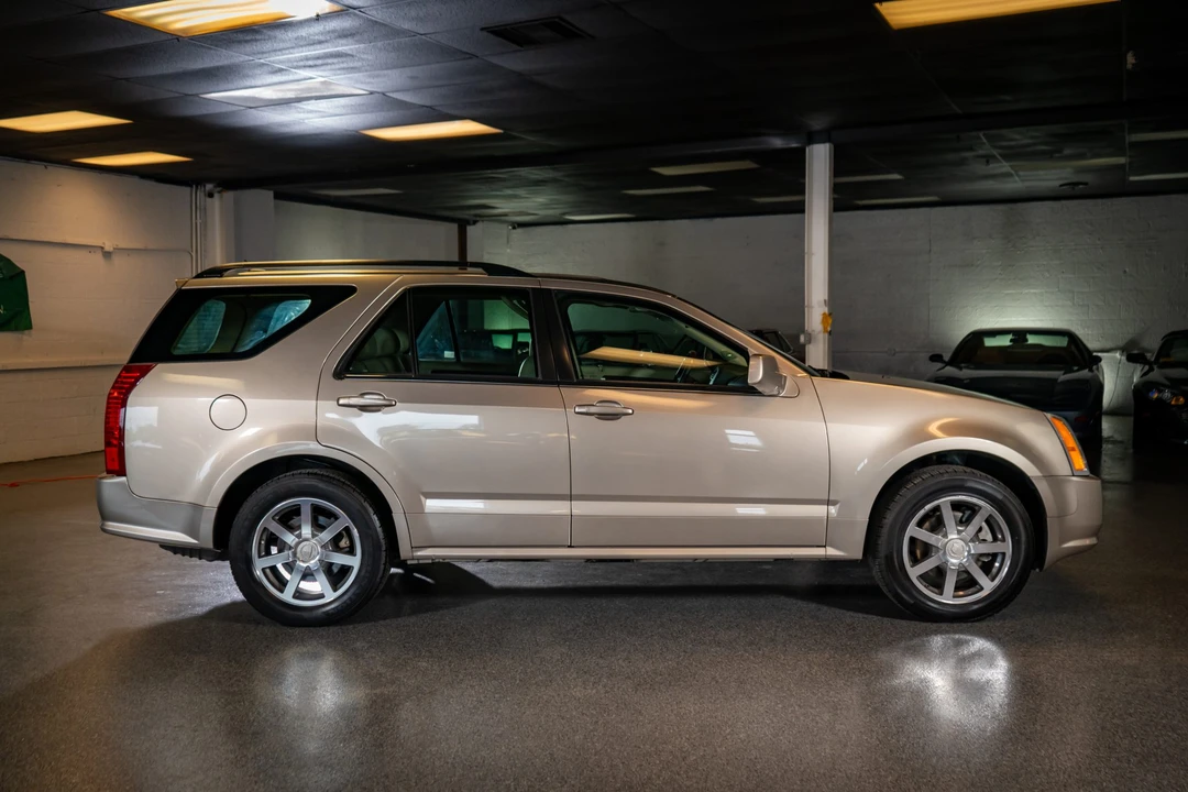 2004 Cadillac SRX - Image 12 of 31