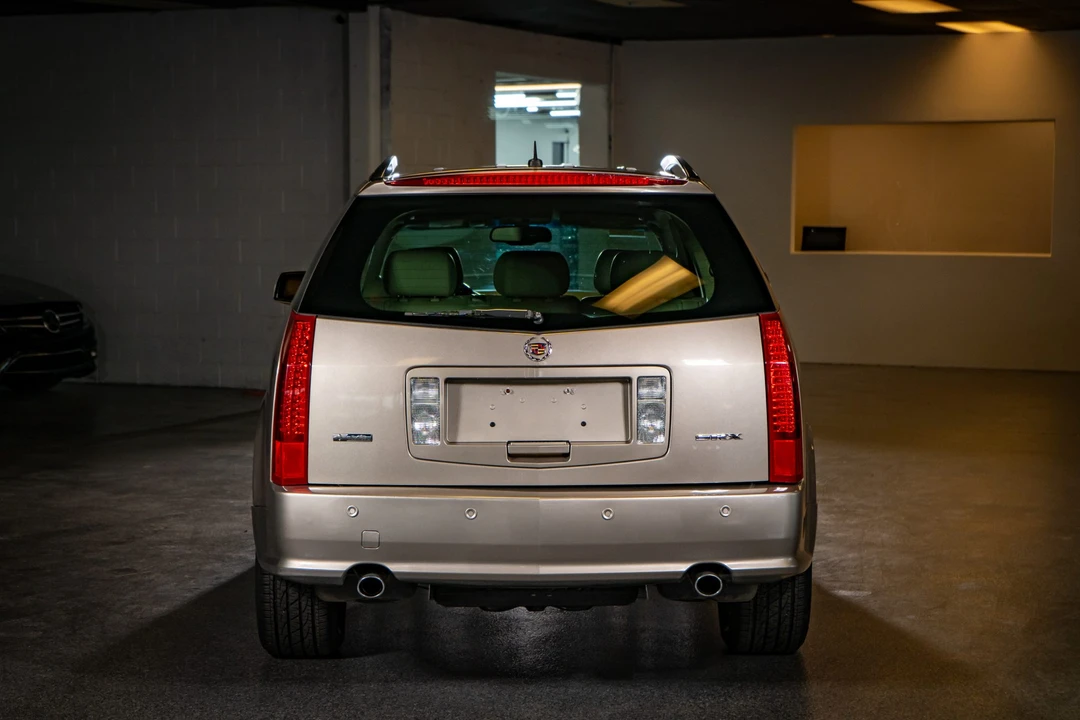 2004 Cadillac SRX - Image 16 of 31