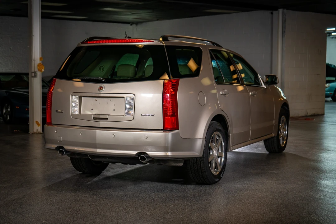 2004 Cadillac SRX - Image 14 of 31